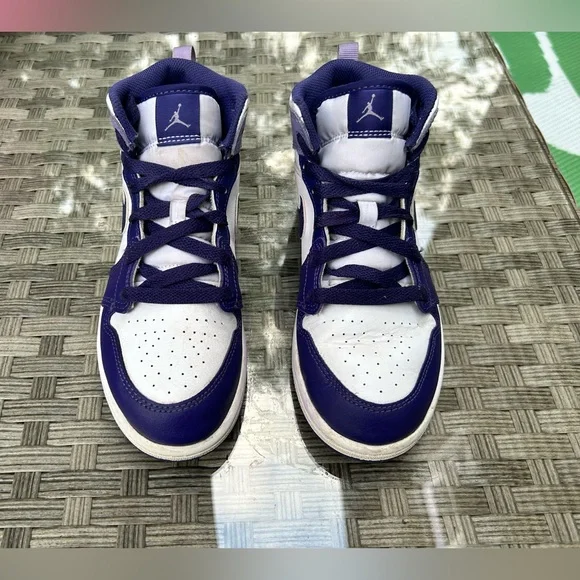 Nike Air Jordan 1 Mid GS “Purple Venom / Fierce Purple”– Youth Size 3Y - Picture 2 of 7